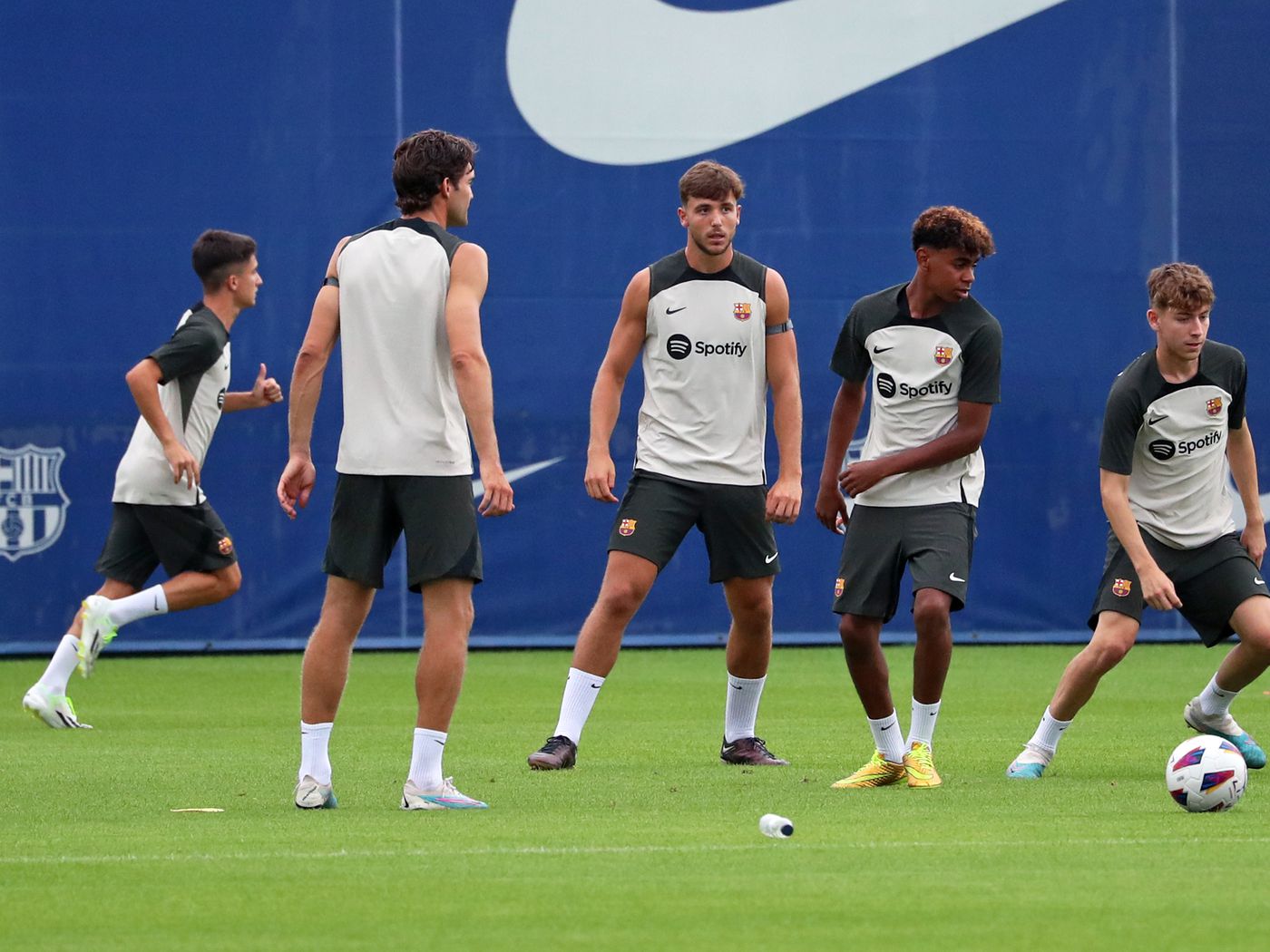 Crossbar Tampilan Mengesankan Lamine Yamal