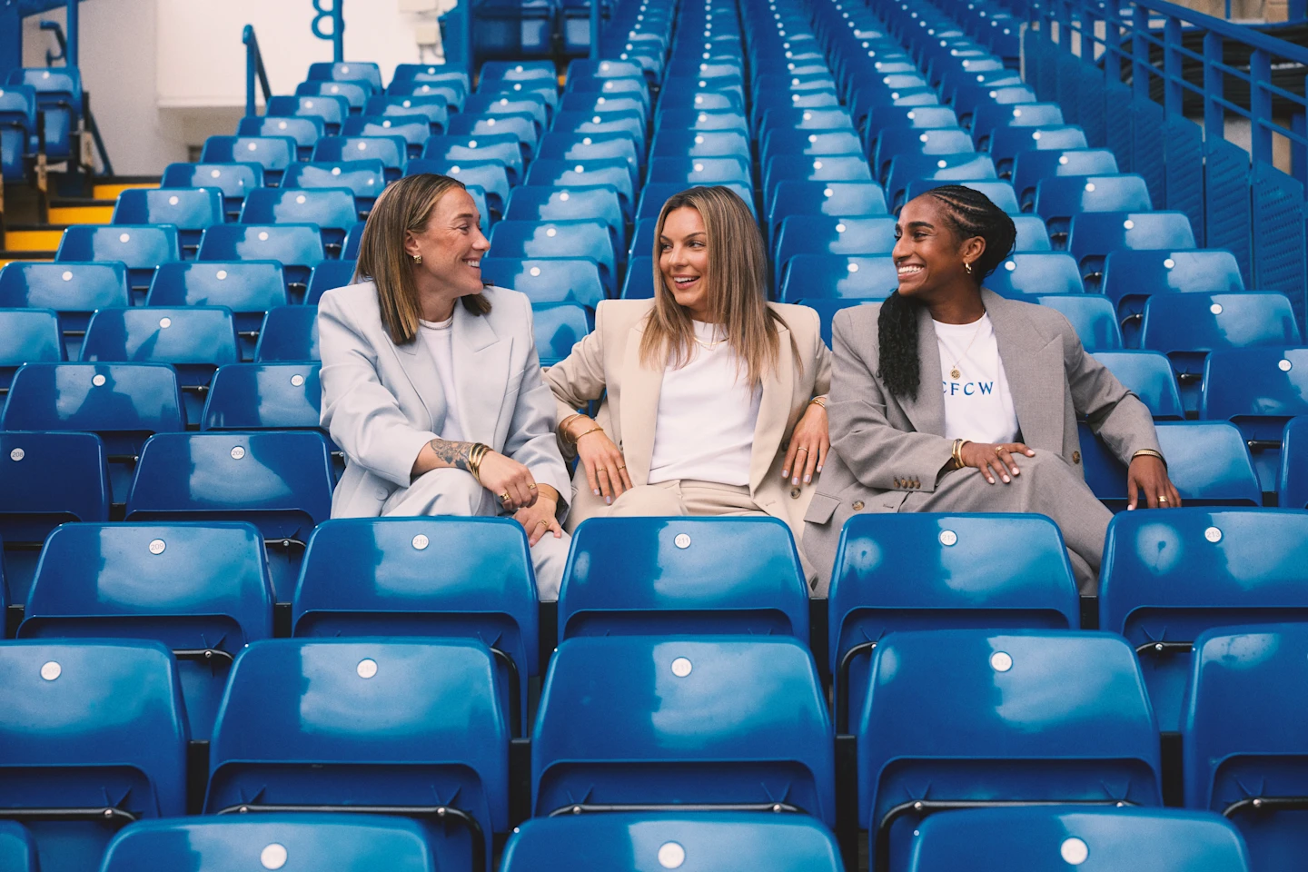 D.LOUISE Menyatukan Prestasi Gaya