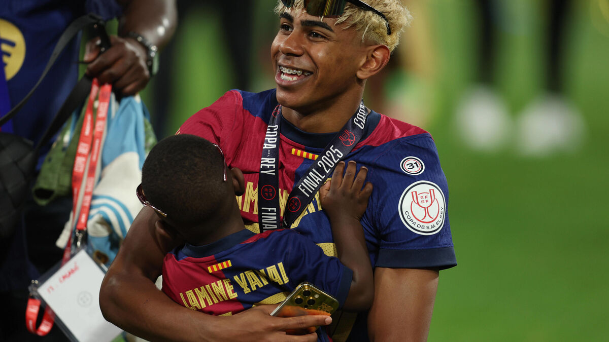 Lamine Yamal Perayaan Hangat Bersama Sang Adik