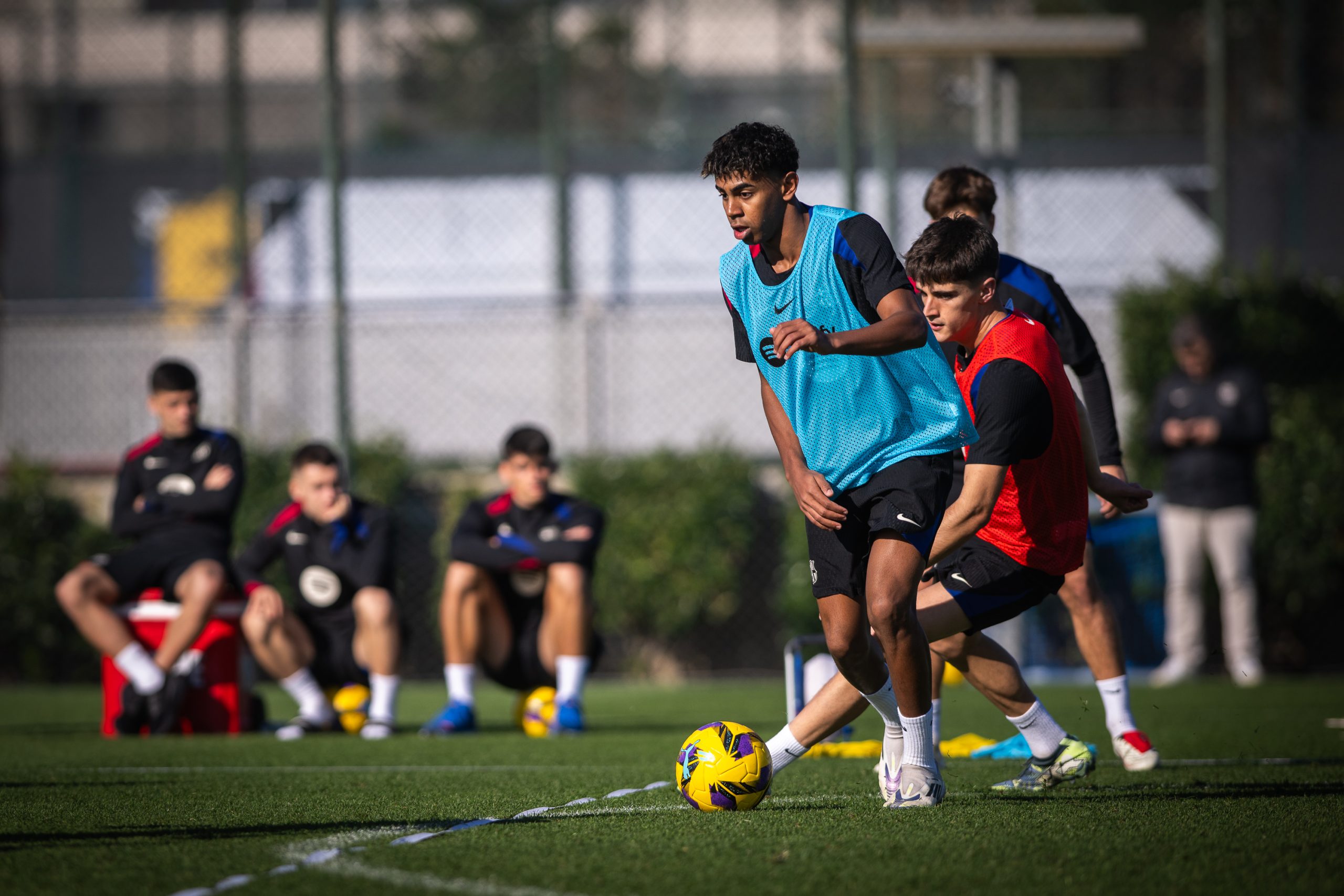 Momen Crossbar Lamine Yamal