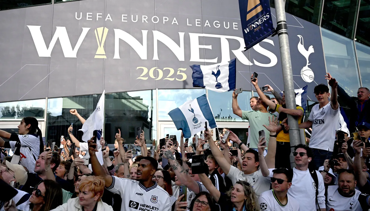 Tottenham London Pesta Rayakan Stadion Bersejarah temp