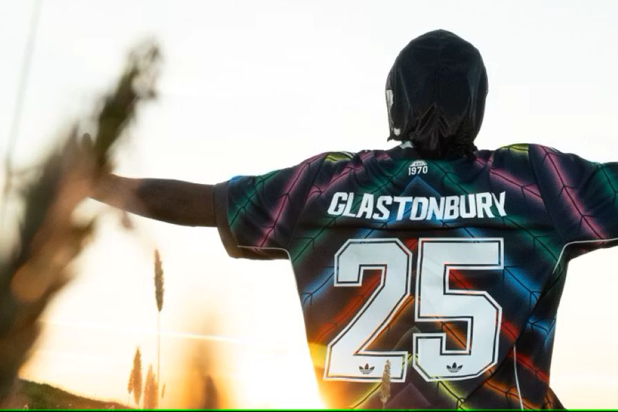 Jersey Sepakbola Adidas Bertema Glastonbury temp